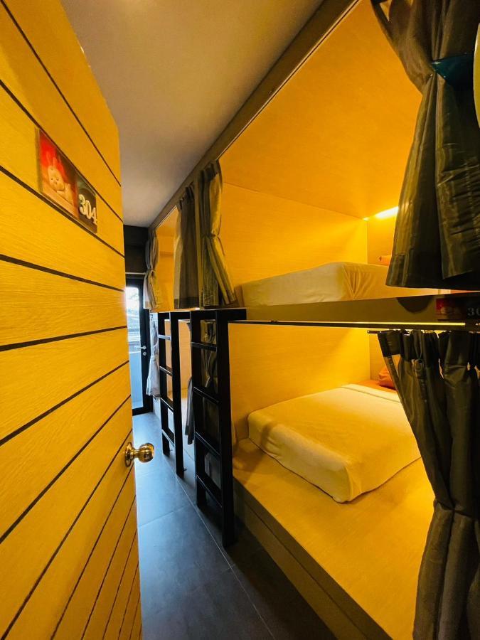 Rabbitel Phuket Vandrarhem Exteriör bild