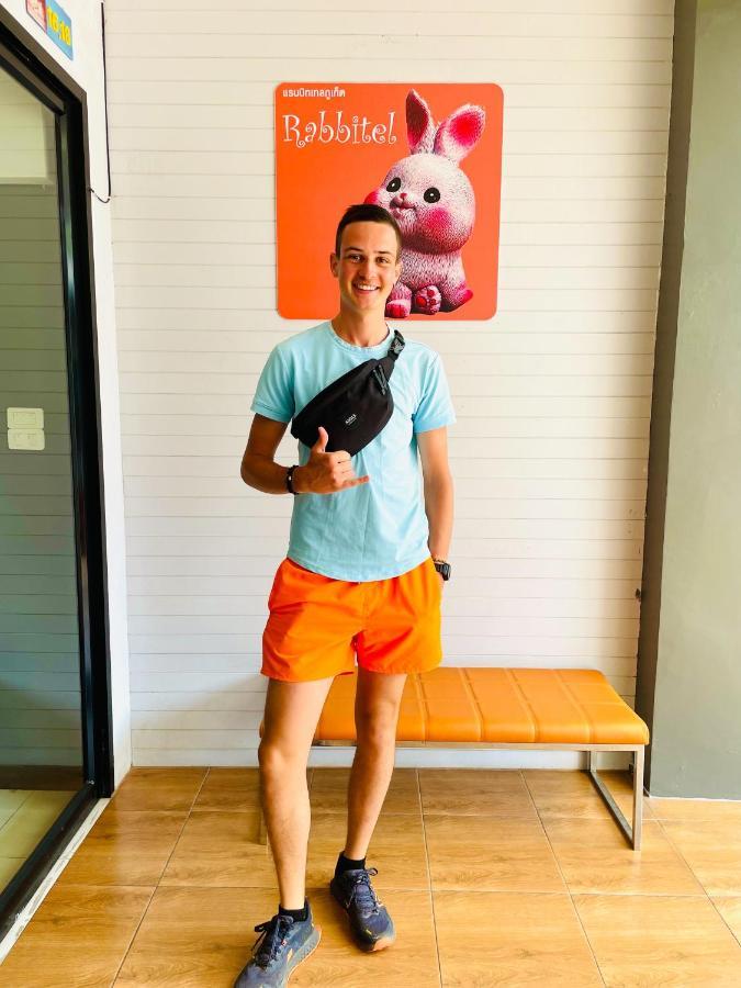 Rabbitel Phuket Vandrarhem Exteriör bild