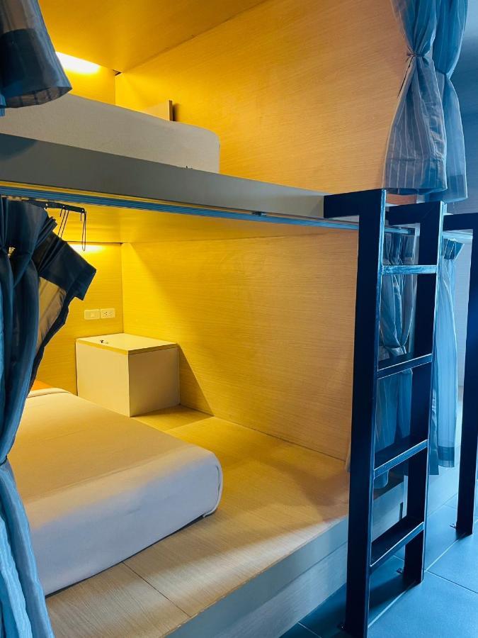 Rabbitel Phuket Vandrarhem Exteriör bild