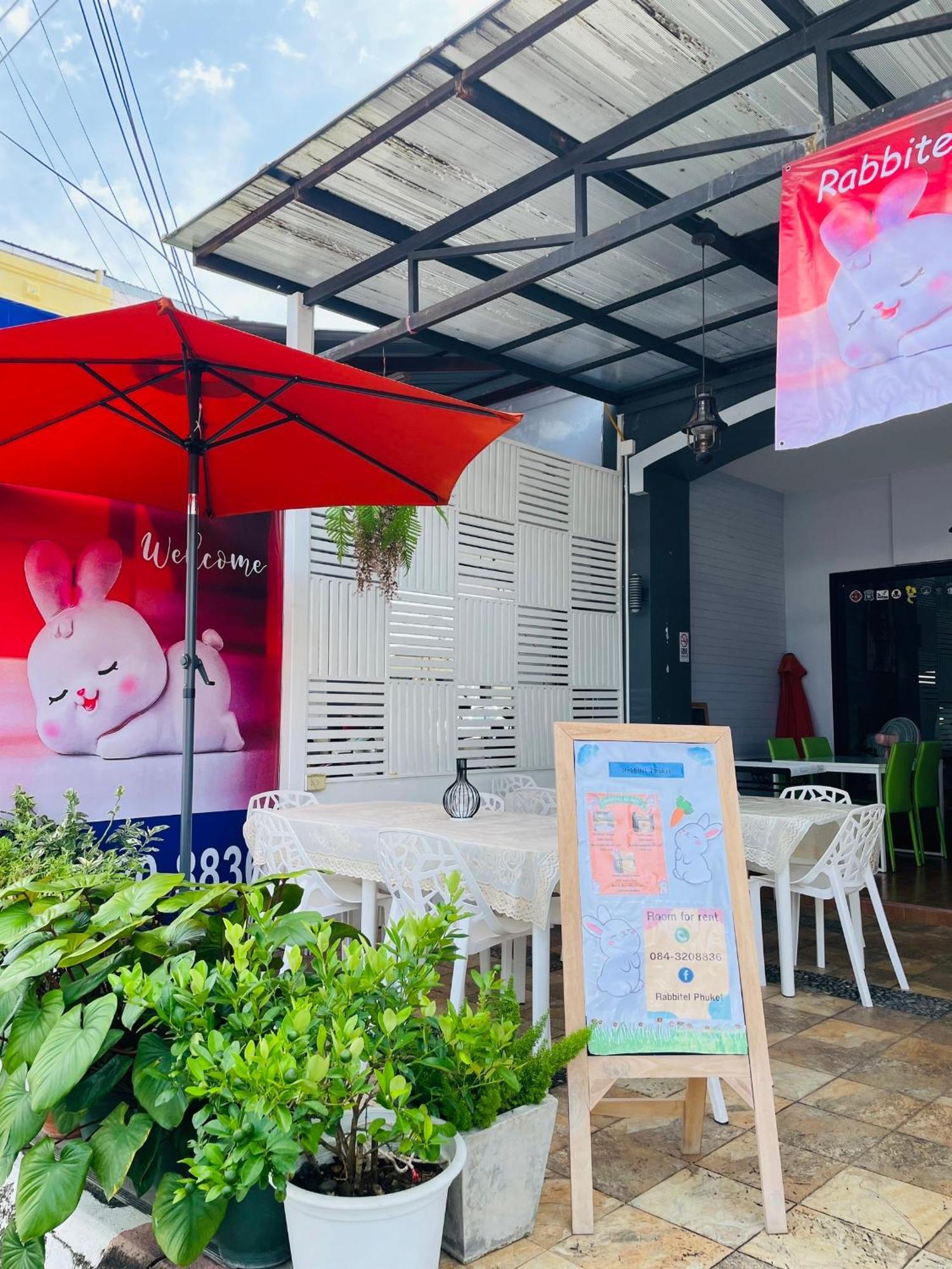 Rabbitel Phuket Vandrarhem Exteriör bild