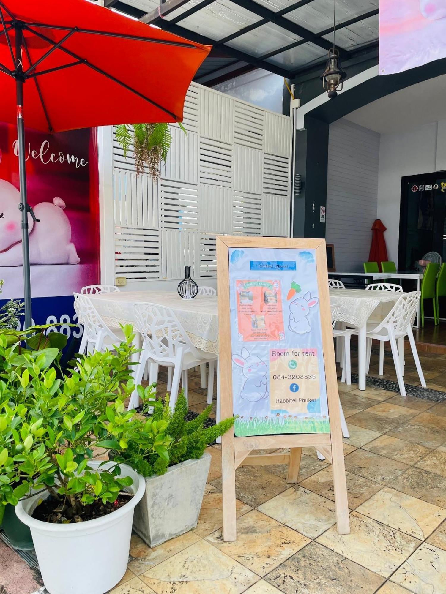 Rabbitel Phuket Vandrarhem Exteriör bild